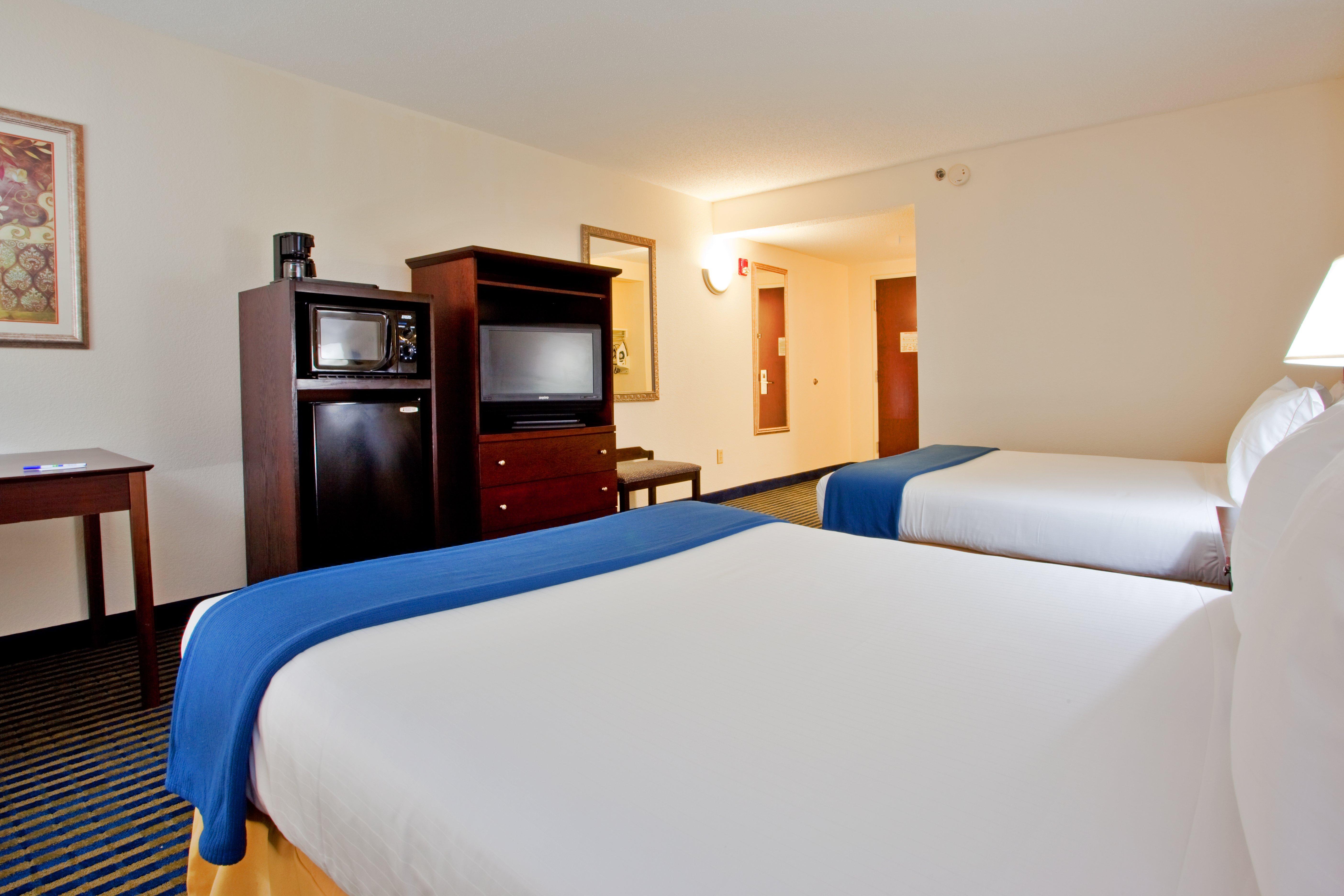Holiday Inn Express & Suites Chesapeake By Ihg Exterior foto