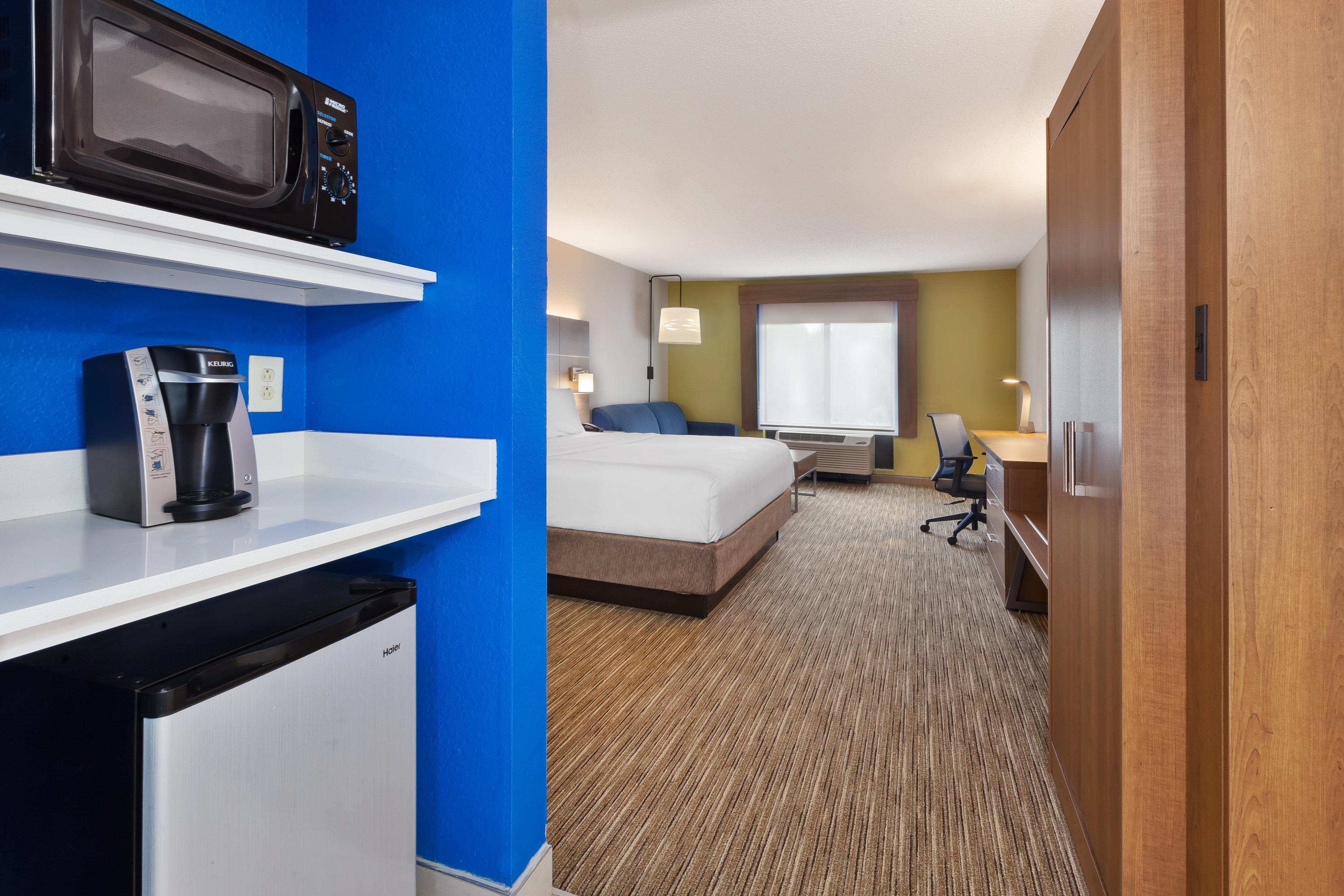 Holiday Inn Express & Suites Chesapeake By Ihg Exterior foto