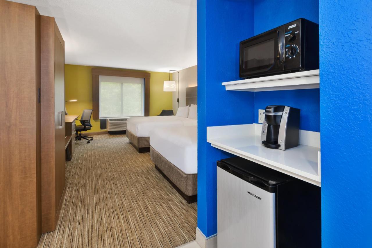 Holiday Inn Express & Suites Chesapeake By Ihg Exterior foto